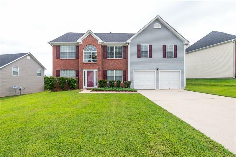 Property Photo: 437 Brunswick Circle 30281
