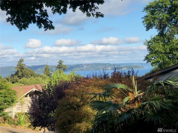 Property Photo:  29434 4th Ave S  WA 98003 