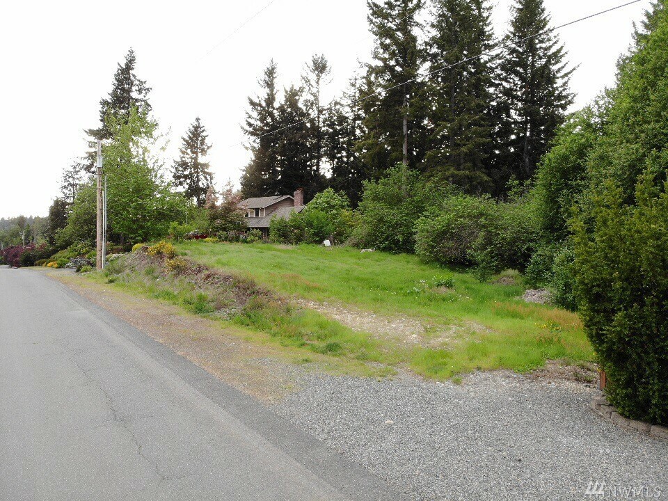 Property Photo: 13203 115th St E WA 98374