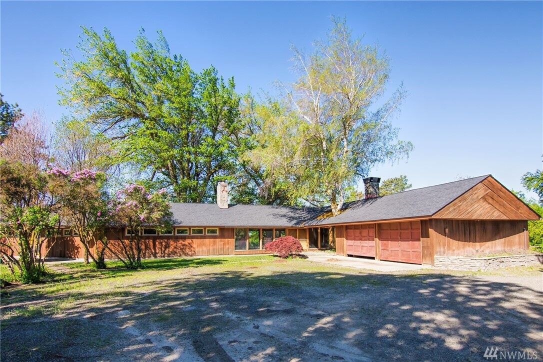 Property Photo:  5321 Wilson Creek Rd  WA 98926 