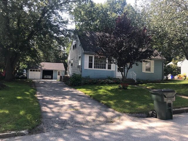 Property Photo:  22 Bunker Hill Street  NH 03102 