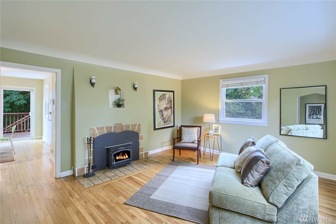 Property Photo:  12242 Evanston Ave N  WA 98133 