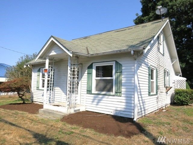 Property Photo:  4911  Grove Street  WA 98270 