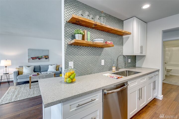 525 Lebo Blvd B2  Bremerton WA 98310 photo