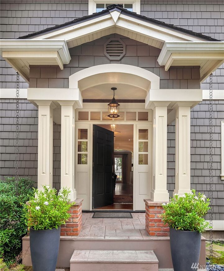 Property Photo: 2018 Broadmoor Dr E WA 98112