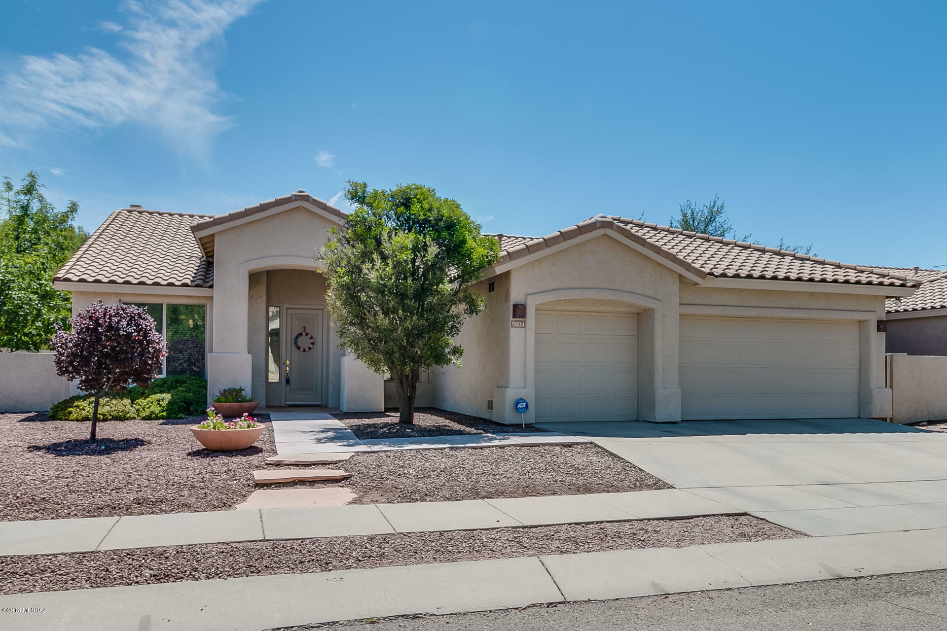 Property Photo:  9804 E Sandcastle Court  AZ 85749 