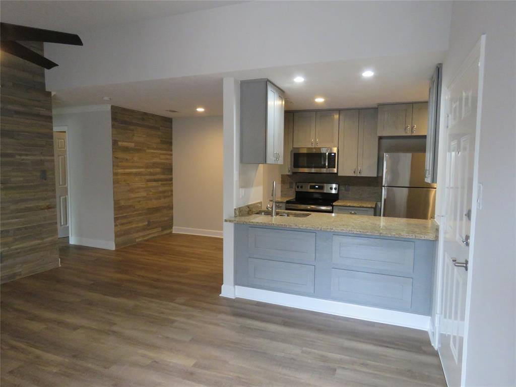 Property Photo: 3300 Pebblebrook Drive 100 TX 77586