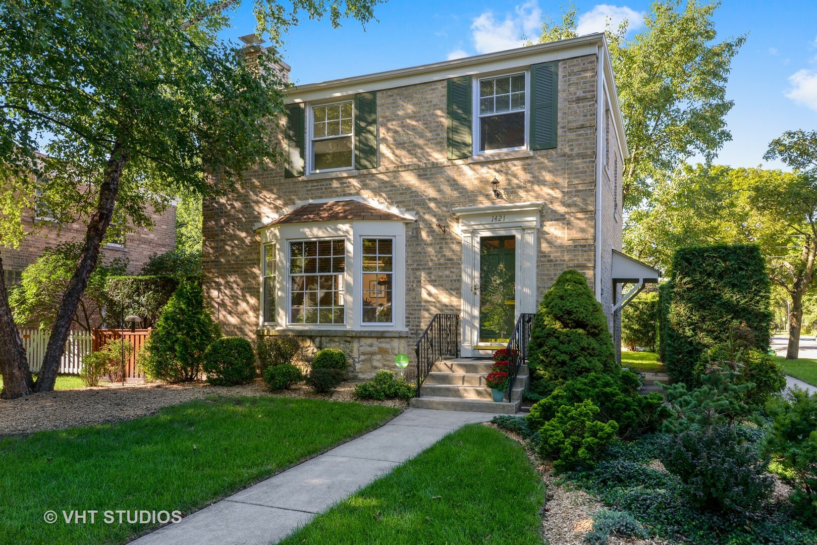 Property Photo:  1421 Cleveland Street  IL 60202 