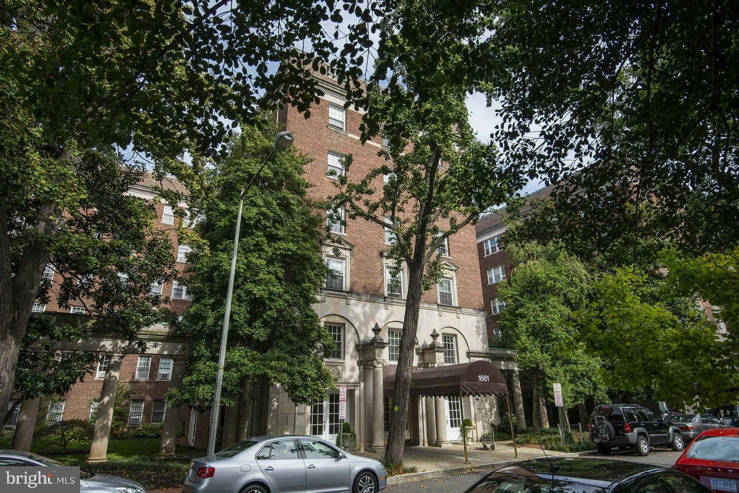 Property Photo: 1661 Crescent Place NW 607 DC 20009