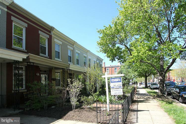 Property Photo:  817 L Street NE  DC 20002 