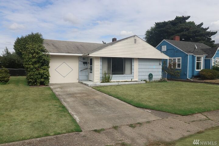 Property Photo: 8508 S 119th St WA 98178