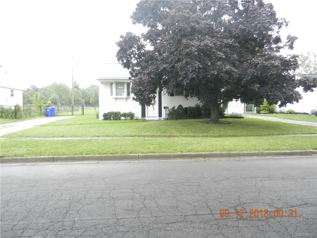 Property Photo:  240 Ansley Court  NY 14224