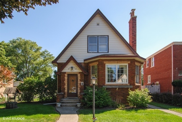 Property Photo:  1021 Manchester Avenue  IL 60154 