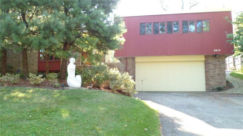 Property Photo: 2415 Marbury Rd PA 15221