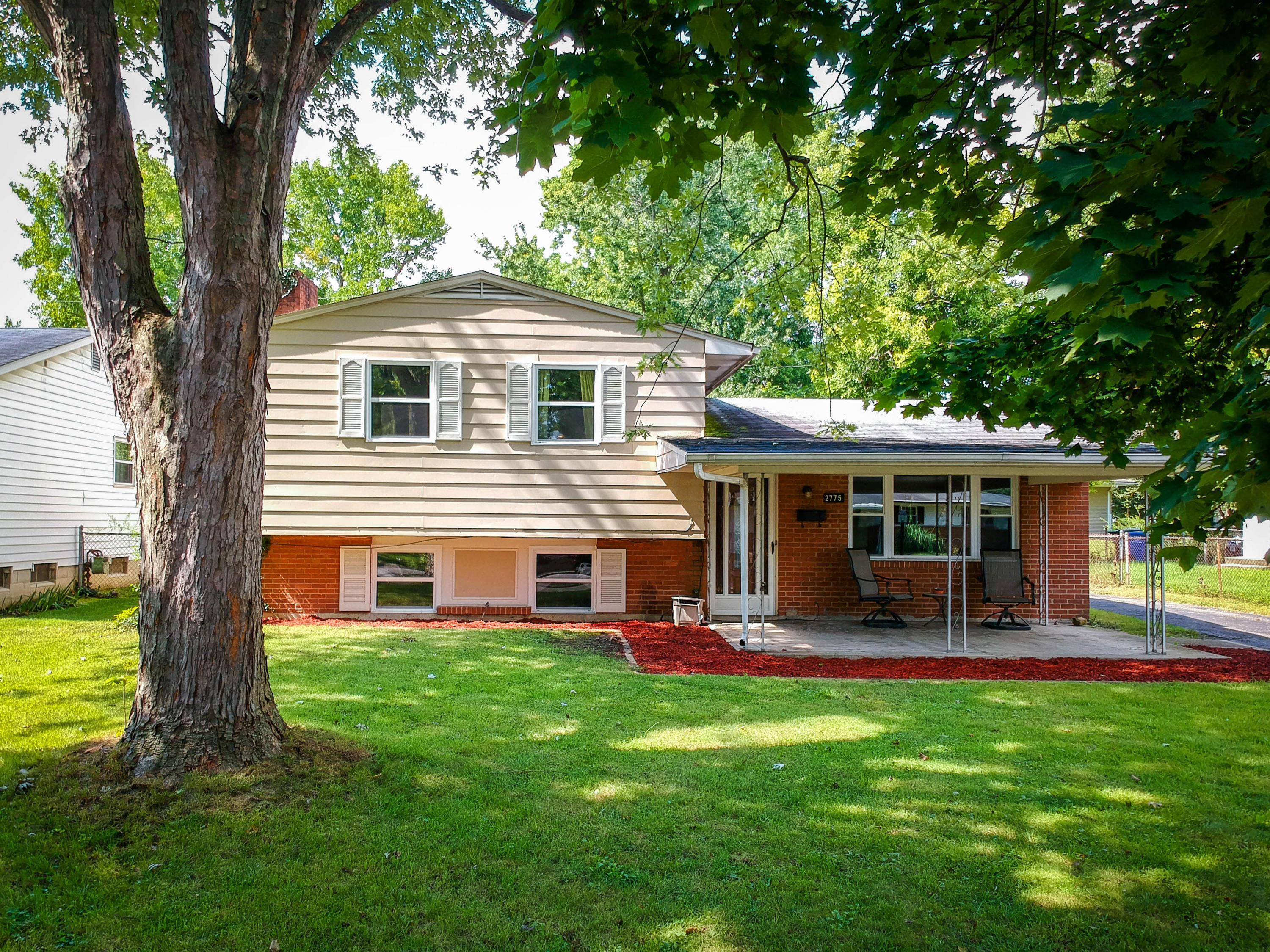 Property Photo:  2775 Maywood Road  OH 43232 