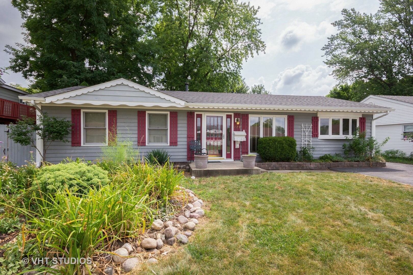 Property Photo:  729 Farragut Avenue  IL 60446 