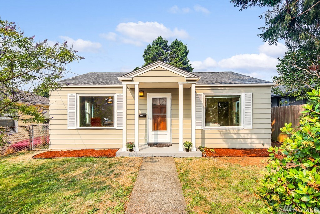 Property Photo:  9029 11th Ave SW  WA 98106 