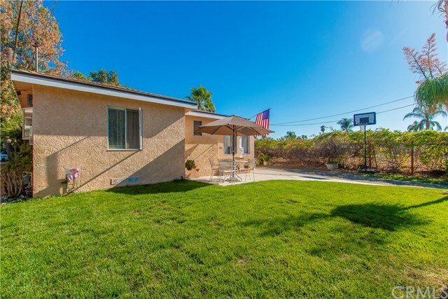 Property Photo:  243 W 11th Avenue  CA 92025 