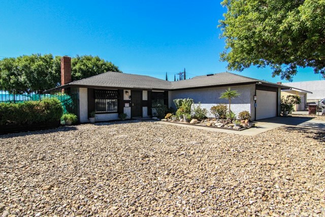 Property Photo:  25147 Silver Arrow Drive  CA 92553 