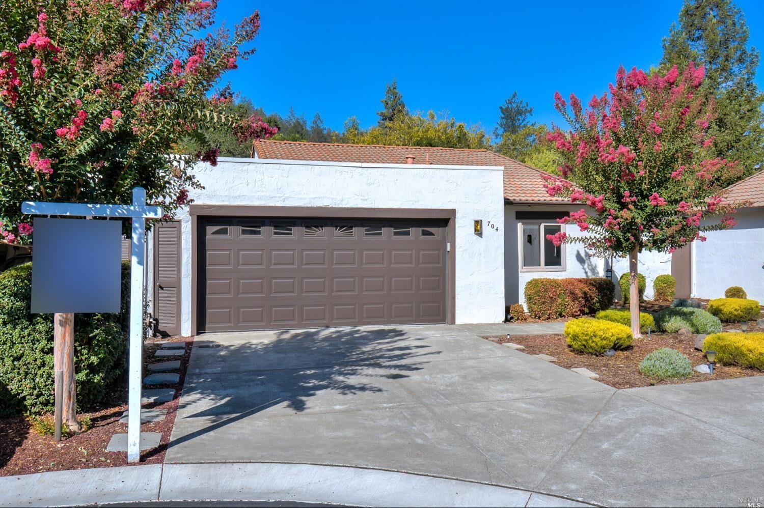 Property Photo:  704 Adobe Drive  CA 95404 