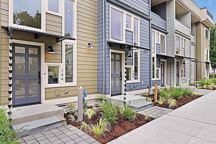 Property Photo:  138 26th Ave E  WA 98112 