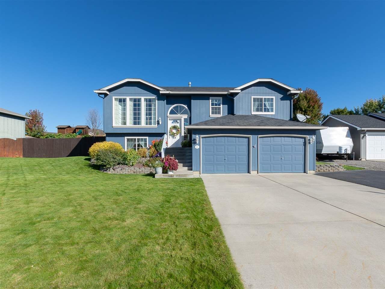 Property Photo: 415 E Trevor Rd WA 99005