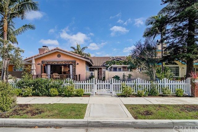 Property Photo: 1734 Main Street CA 92648