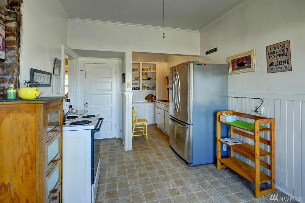 Property Photo: 2502 Grand Ave WA 98201