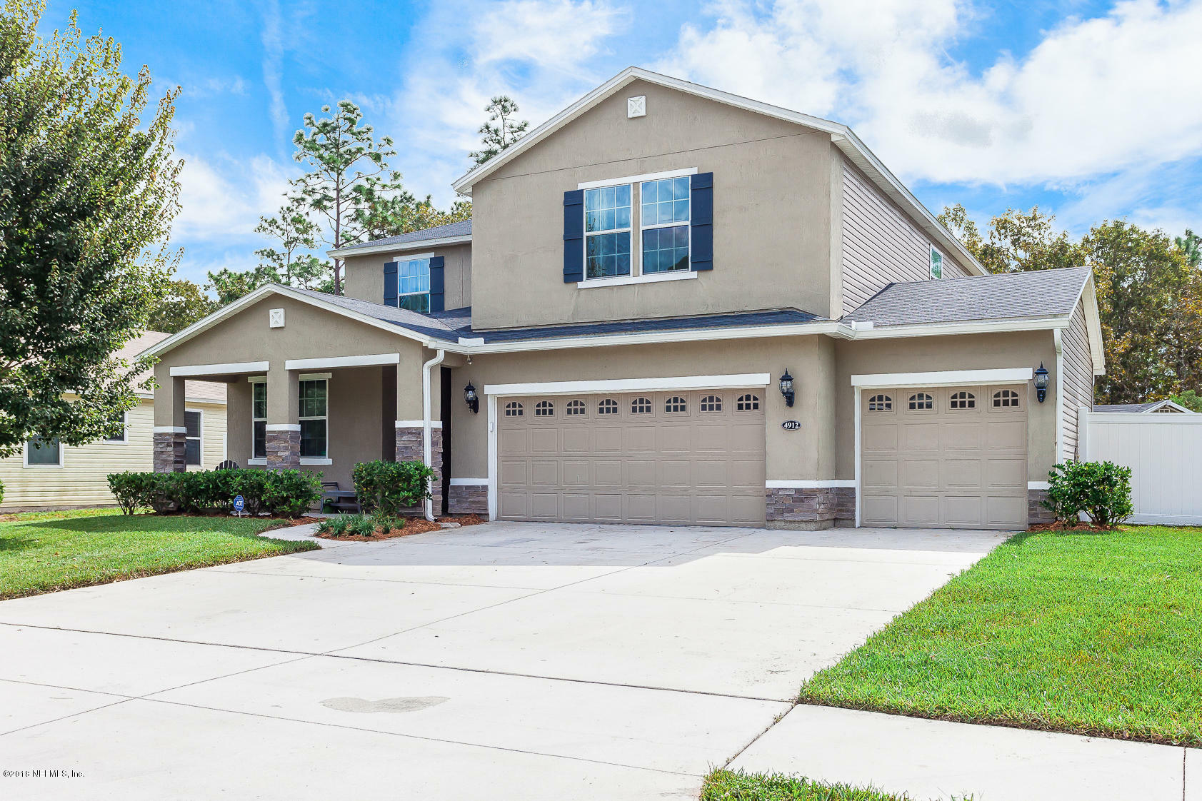 Property Photo:  4912 Creek Bluff Lane  FL 32068 