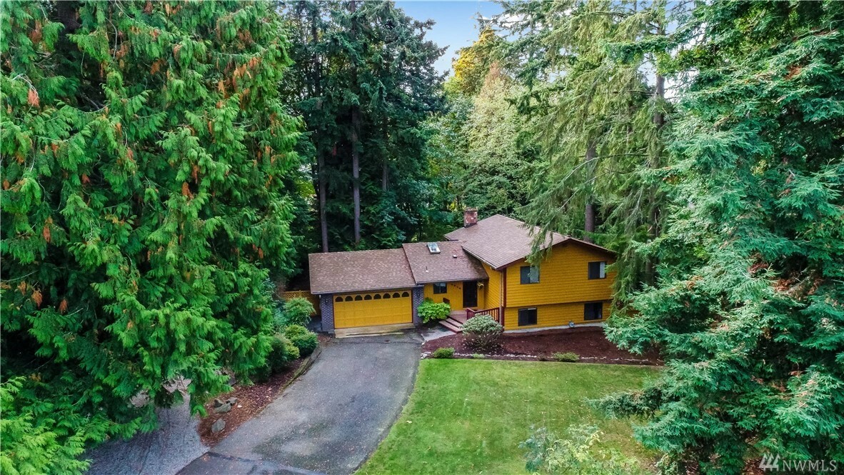 Property Photo:  4816 Picnic Point Rd  WA 98026 