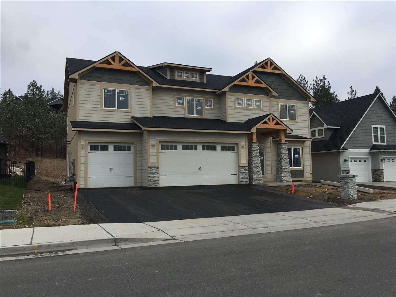 Property Photo: 116 E Sapphire Ln WA 99208