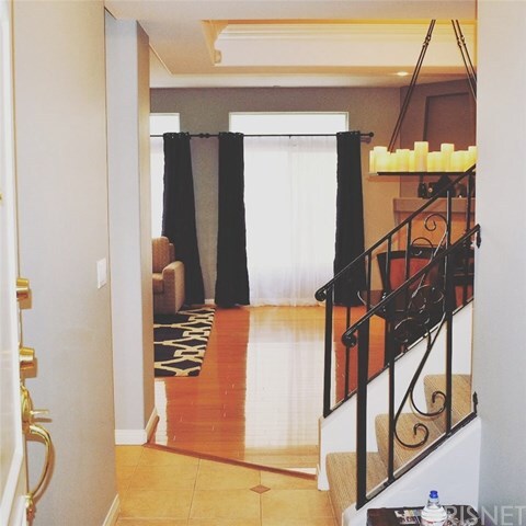 Property Photo:  14819 Magnolia Boulevard 5  CA 91403 
