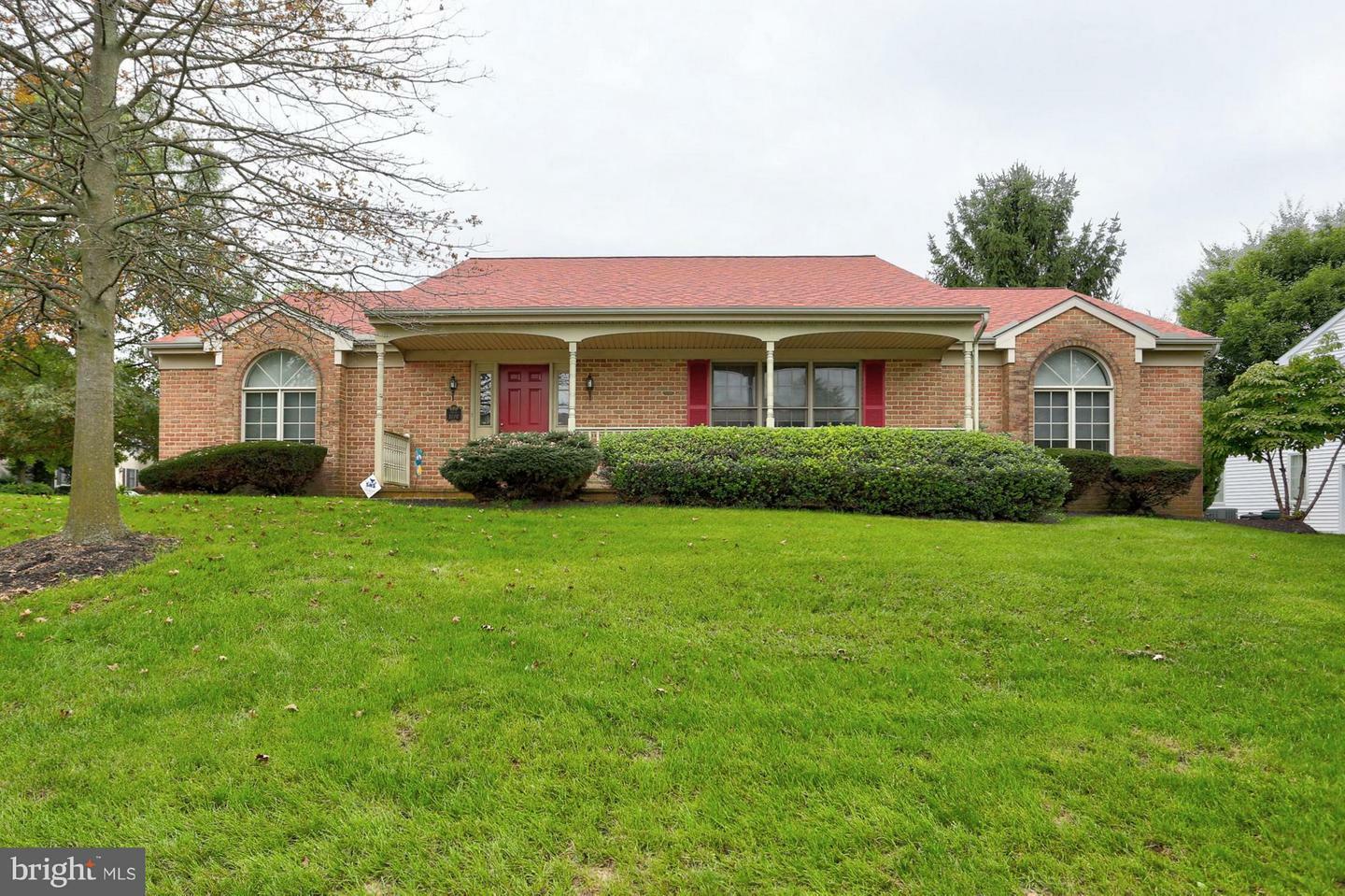 Property Photo: 1078 Whitemarsh Drive PA 17601