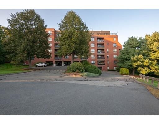 Property Photo:  4 Summit Drive 314  MA 01867 