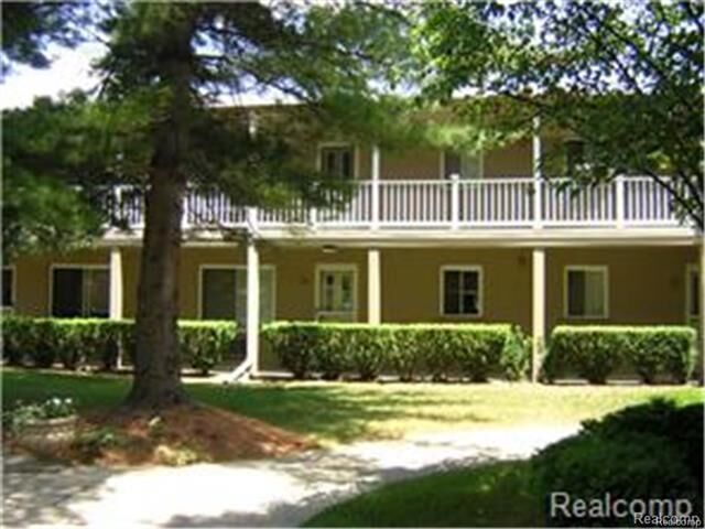 Property Photo: 475 S Adams W Road 5 MI 48009
