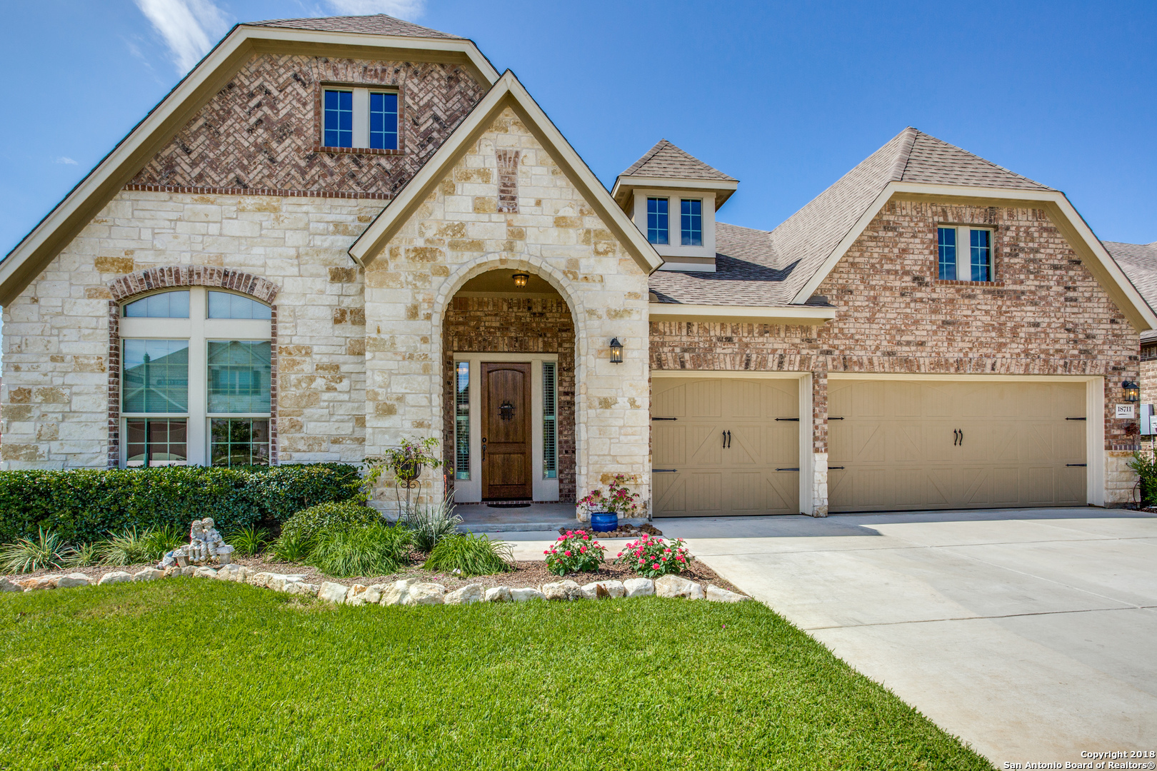 Property Photo: 18711 Beardsley Cove TX 78258