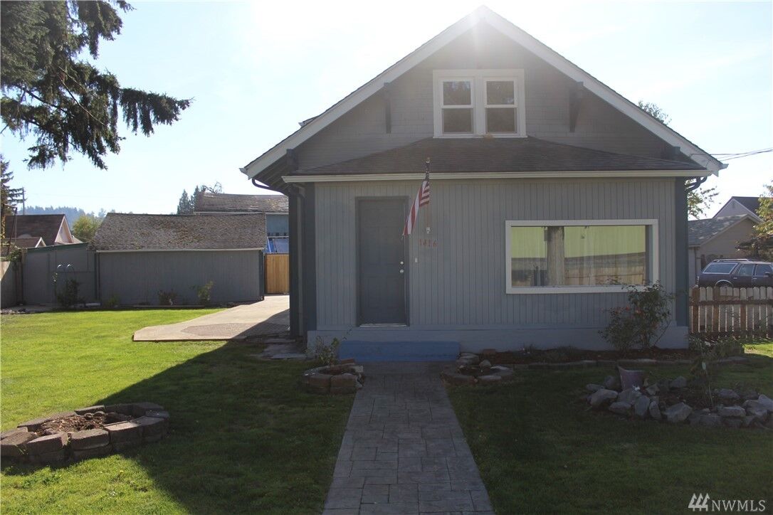 Property Photo:  1416 E Pioneer  WA 98372 