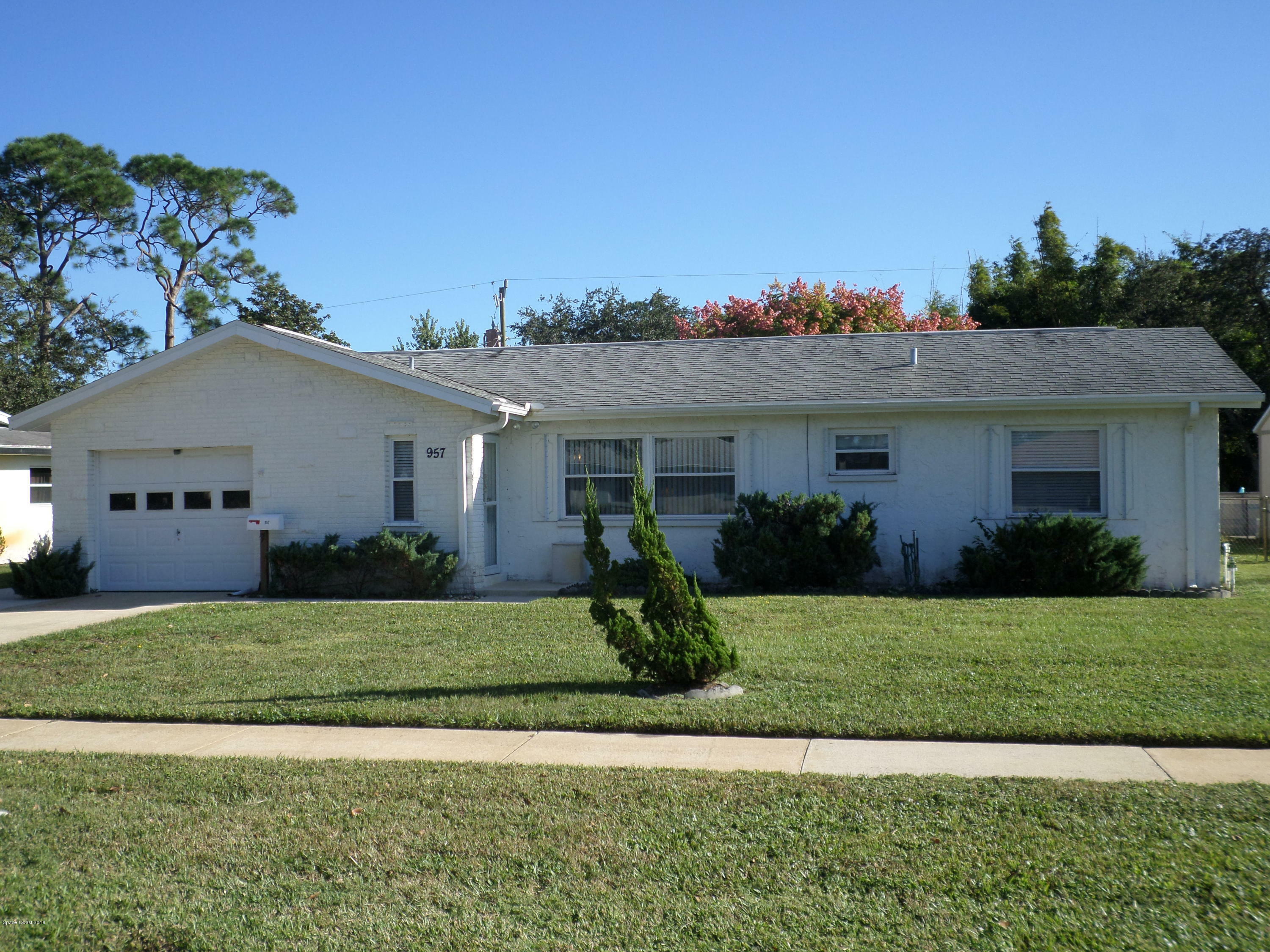 Property Photo:  957 Arabella Lane  FL 32927 