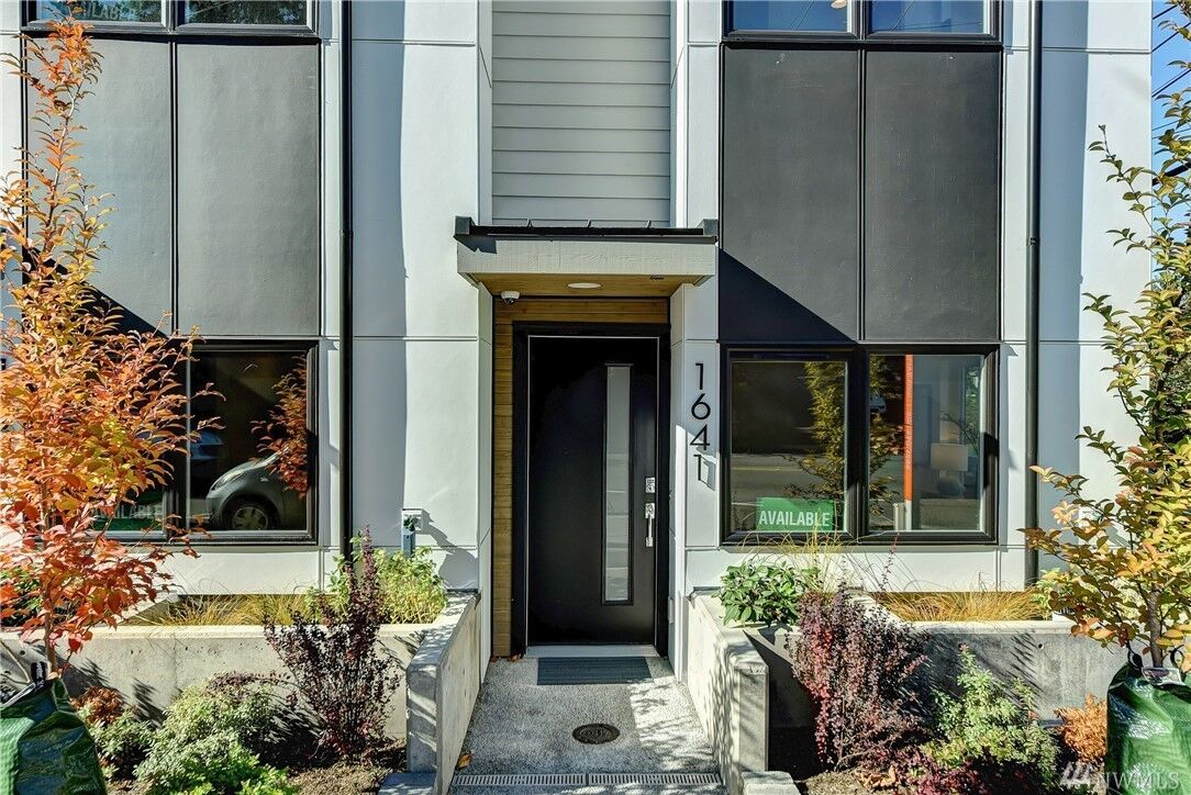 Property Photo:  1641 15th Ave  WA 98122 