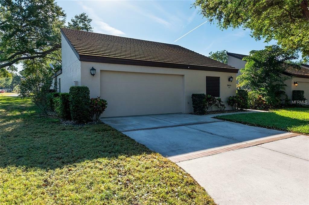 Property Photo: 3830 Glen Oaks Manor Drive FL 34232