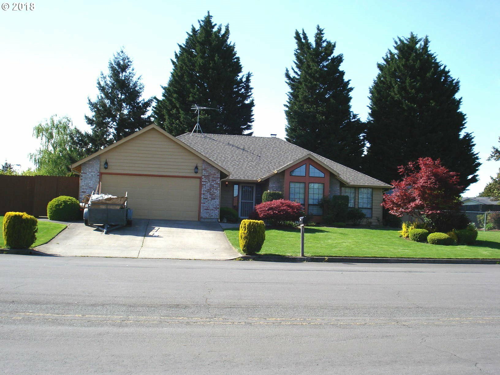 Property Photo:  1408 SE 132nd Ave  WA 98683 