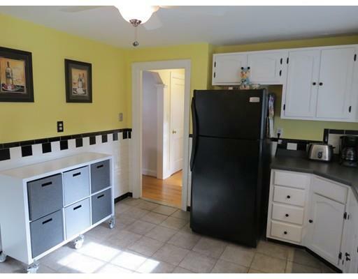 Property Photo:  18 Hartford Road  MA 01606 