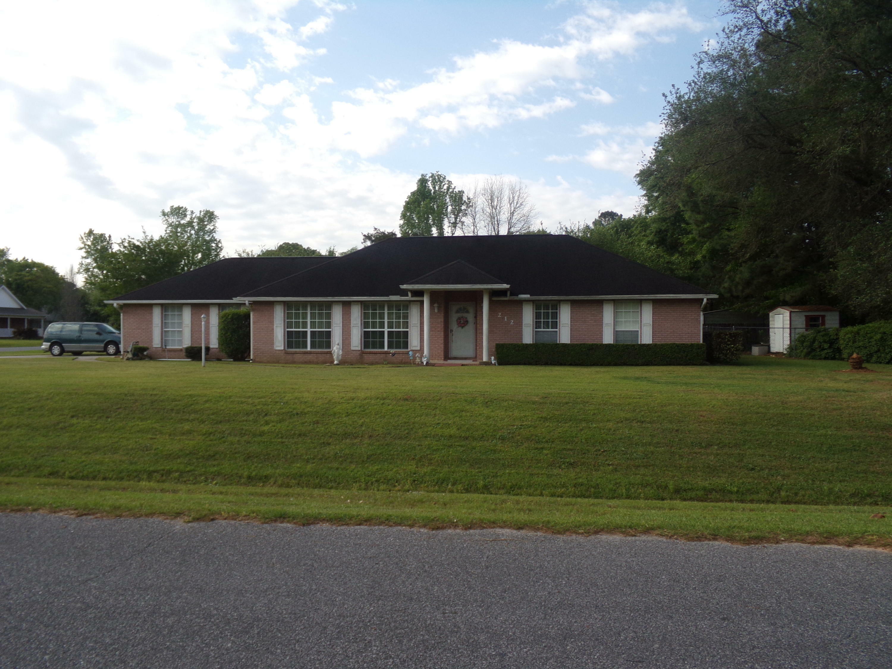 Property Photo:  212 White Oak Avenue  FL 32536 