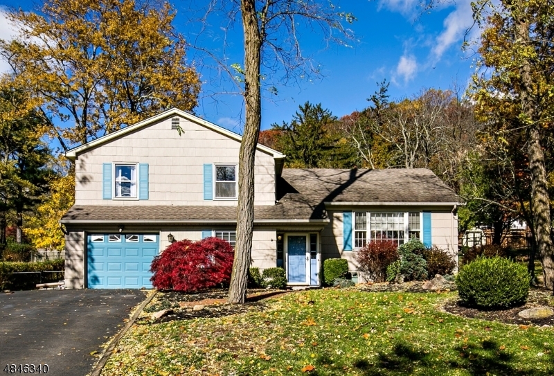 Property Photo:  6 Woodland Terrace  NJ 08829 