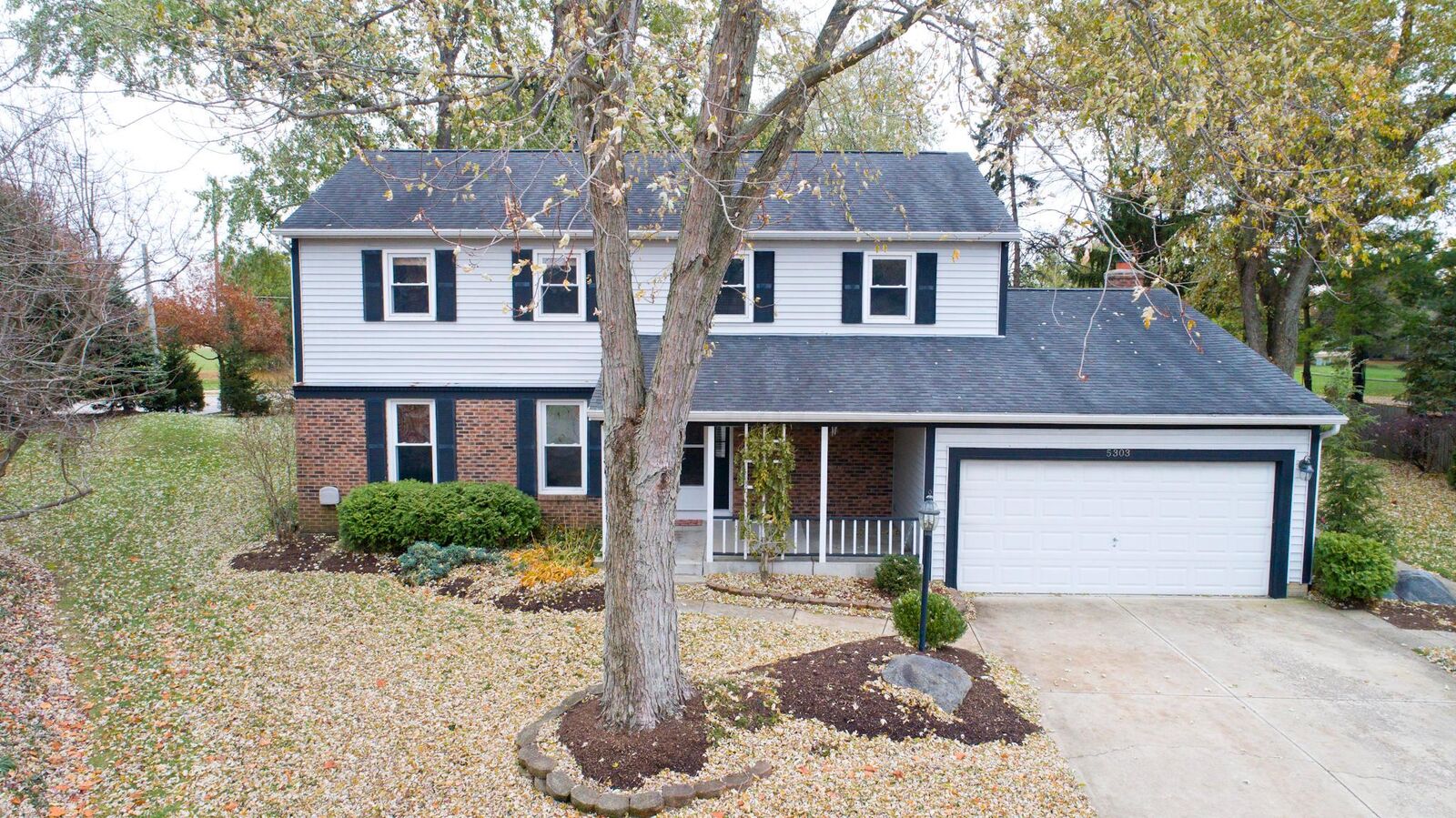 Property Photo:  5303 Erin Isles Court  OH 43017 