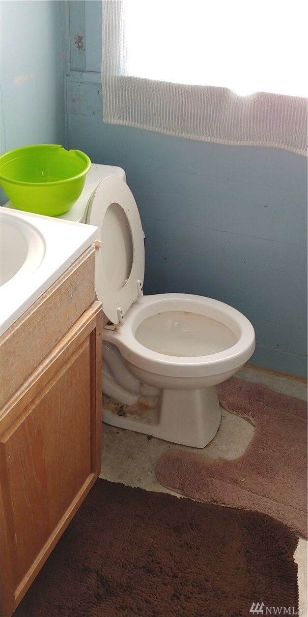 Property Photo: 215 N Alder St WA 98520