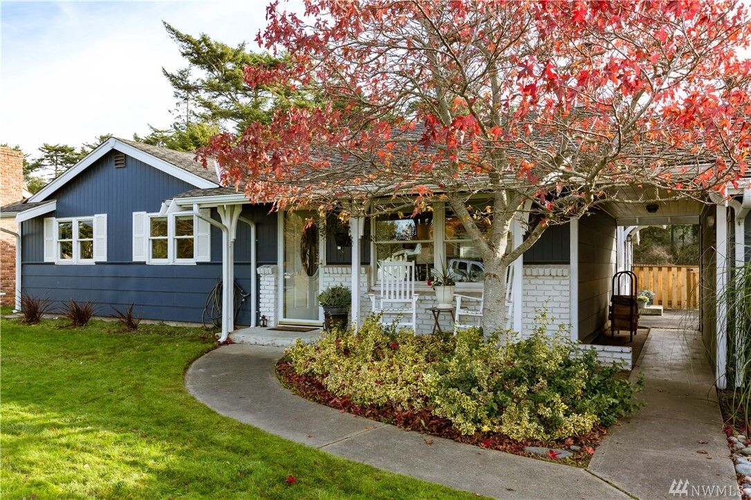 Property Photo:  1970 Island View Rd  WA 98277 