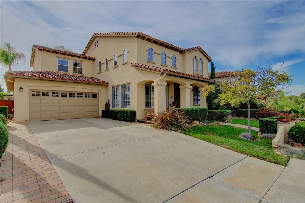 Property Photo: 677 El Portal Dr CA 91914