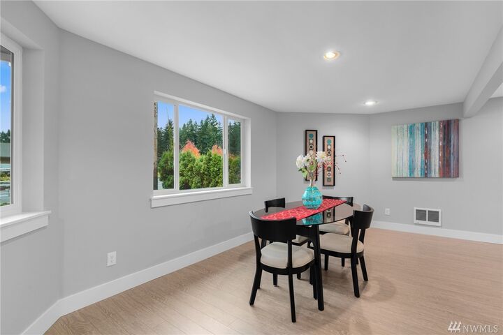 Property Photo:  614 Linwood Ave SW  WA 98512 