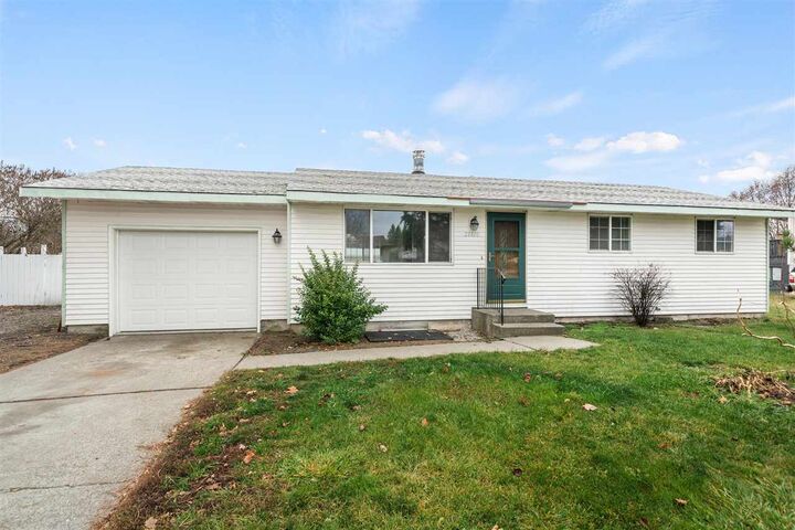 26610 E Queen Ave  Newman Lake WA 99025 photo